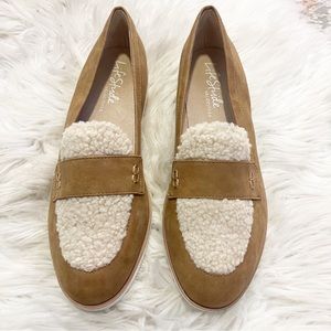 Life Stride NWOB Oatmeal Tan & Cream Sherpa Faux Suede Zee Cozy Loafers Size 10M